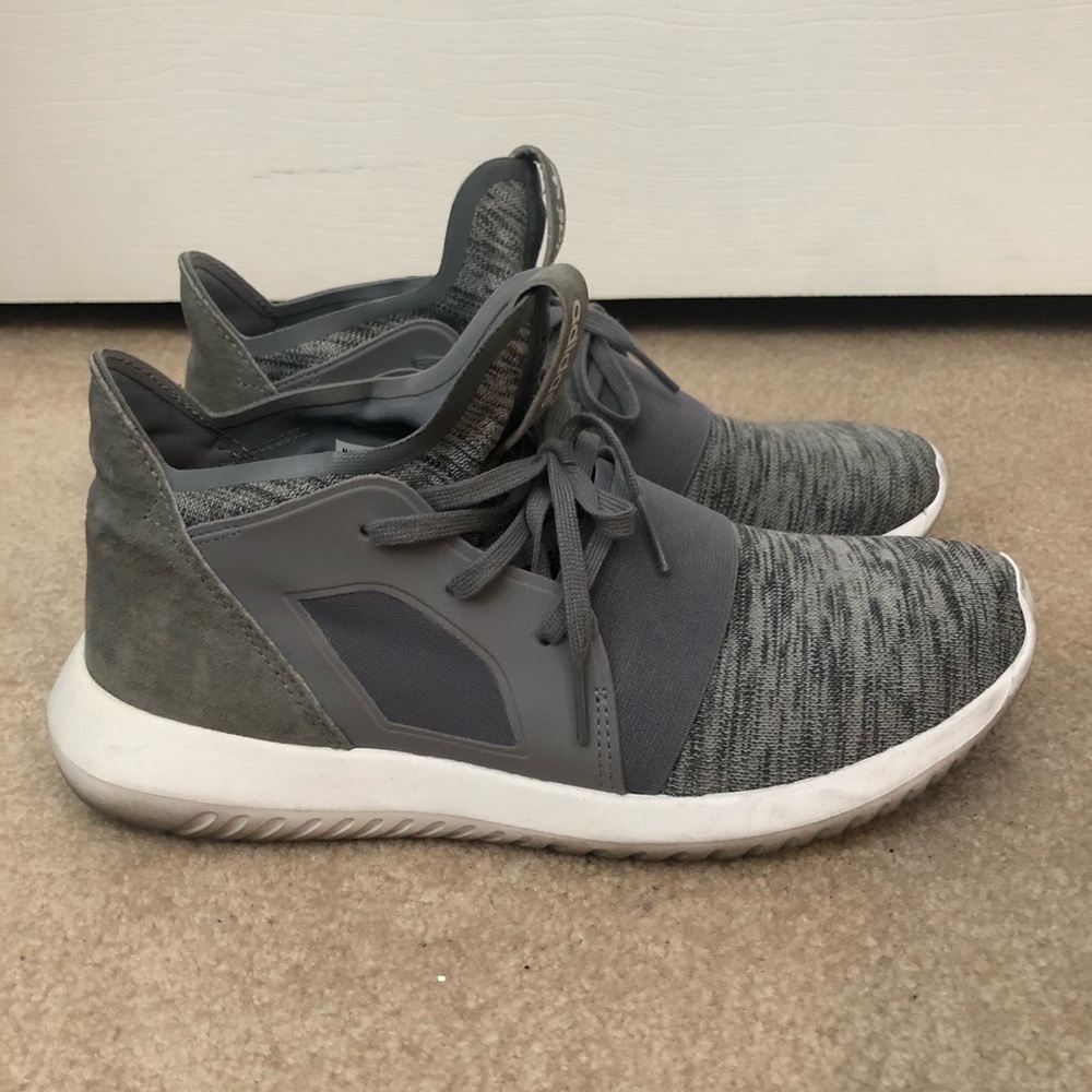 Adidas women tubular 7.5